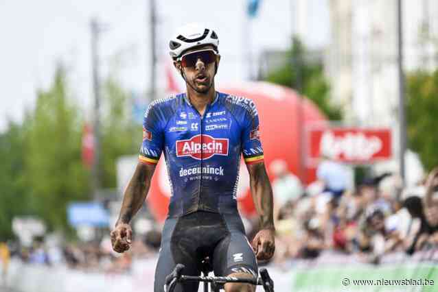 Dries De Bondt sneuvelt op 200 meter van de streep in Bourges en blikt vooruit op megafusie: “Prijs me gelukkig dat ik niet onder contract lig bij Soudal-Quick Step”