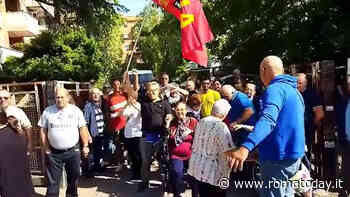 Sindacati e inquilini ultrasettantenni impediscono l'accesso della proprietà nelle case messe all'asta