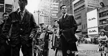 Henri Dauman, Photographer of Postwar Celebrity Life, Is Dead at 90