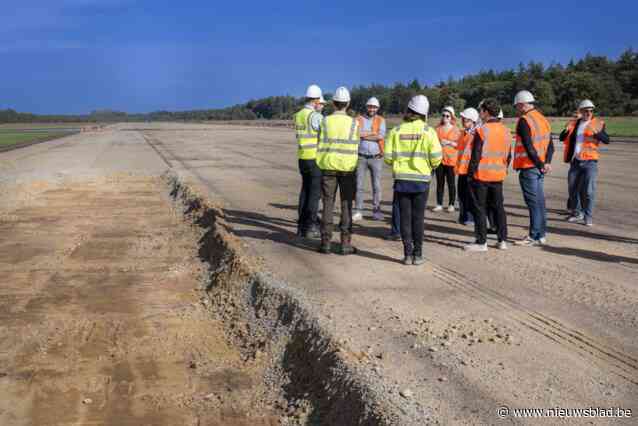 Minister Demir opent Week van het Bos op vliegveld Malle waar groot onthardingsproject plaatsvindt