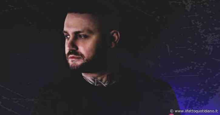 Il questore di Vibo Valentia “vieta” il concerto del neomelodico Andrea Zeta, figlio di un boss. Il cantante: “Si deve vergognare”