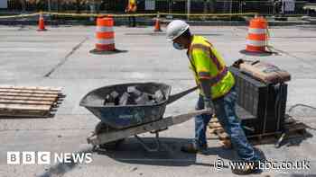 High US jobs growth fuels rate rise expectations