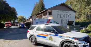 3 people killed after plane crashes into tree near Chilliwack Airport