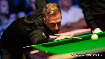 English Open: Judd Trump sets up English Open semi-final with John Higgins