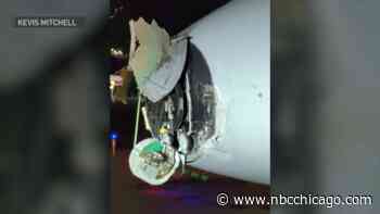 2 hospitalized after shuttle bus strikes plane at O'Hare Airport