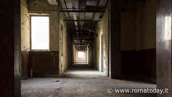 Viaggio nell'ex cartiera. Il ghetto per rom diventato residenza per artisti