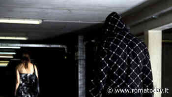 "Se non torni con me ti sgozzo": minaccia la ex e le figlie, poi si presenta sotto casa loro