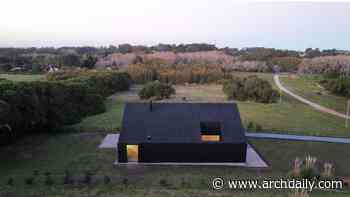 Chapadmalal House / Nicolas Pinto da Mota
