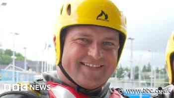 Steve Medcalf: RNLI volunteer died after trying to save dogs from fire