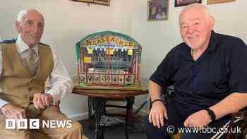 Hull Fair family recreate 1900s rifle range stall