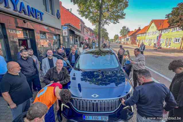 Eerste Turkse elektrische auto maakt furore in Limburg: “Zoals onze Italiaanse vrienden die fier zijn op hun Fiat”