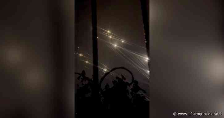 Tel Aviv, nuove sirene di allarme ed esplosioni. Hamas: “Lanciati altri 150 razzi”