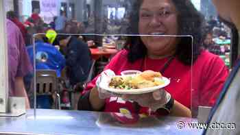 Winnipeg's Siloam Mission hosts Thanksgiving feast