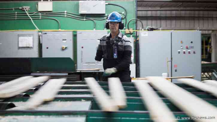 Canada applauds trade dispute panel's ruling on US softwood lumber policy review