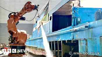 The extreme robot arm that can chop up a ship