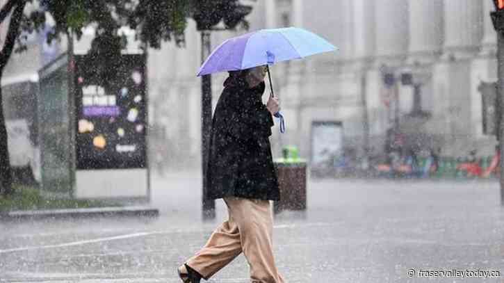 Downtown Montreal reaches 100 millimetres of rain as warnings persist