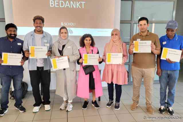 Geel overhandigt oorkondes na inburgering