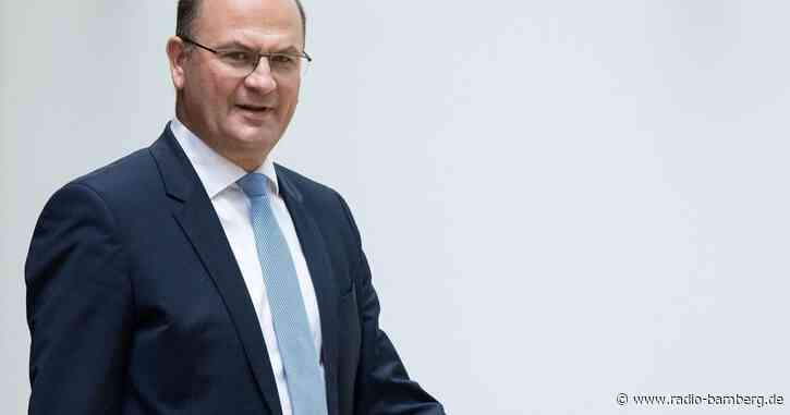 Die bayerischen Erststimmenkönige: Füracker vorne