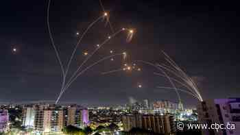 Jewish, Palestinian communities in Winnipeg worried as conflict escalates, hope for support at rallies