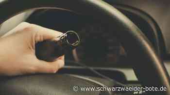 2,3 Promille: Autofahrer prallt in Höfen gegen Straßenlaterne