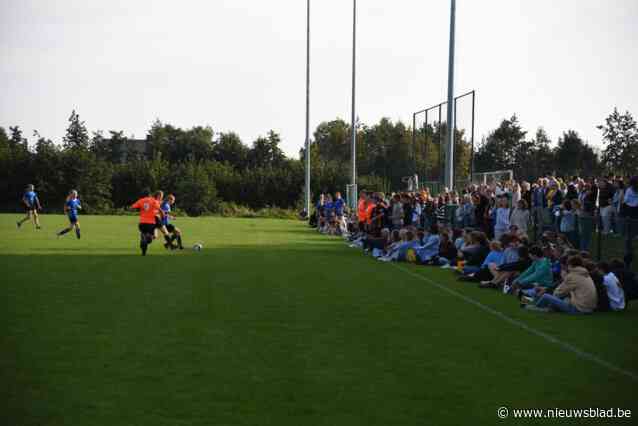 Leerlingen nemen het op tegen leraren in voetbalmatch