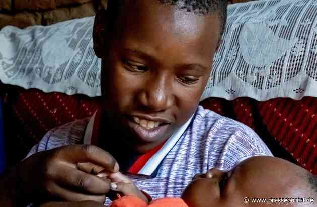 Zum Welttag des Sehens am 12. Oktober: Eine kleine Operation öffnet das Fenster zur Welt / Grauer Star ist häufigste Blindheitsursache weltweit - CBM und DKVB bei Woche des Sehens