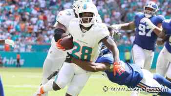 Dolphins' De'Von Achane likely out multiple weeks with knee injury, per report; rookie leads NFL with 12.1 YPC