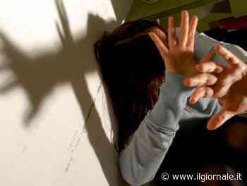 Olio bollente sulla figlia minorenne, voleva punire la moglie: condannato 63enne