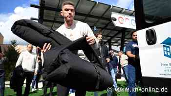 DFB-Team in den USA: Gosens packt bei Charity-Aktion mit den Patriots an