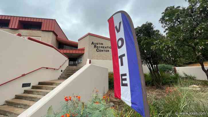 How many registered youth voters are there in Travis County?