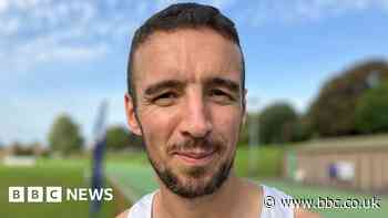Salisbury man breaks blindfolded running world record