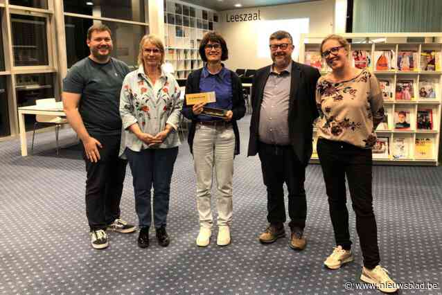 Heidi Geldhof wint Groot Dictee in de bib