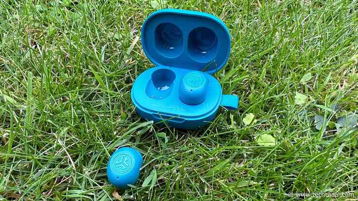 JLab JBuds Mini review: teeny tiny earbuds that are super convenient