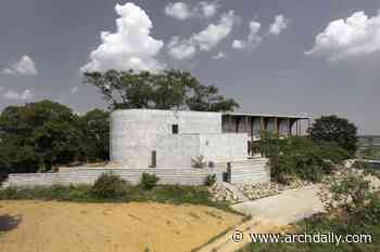 One Tree Hill Community Hall / Samira Rathod Design Atelier