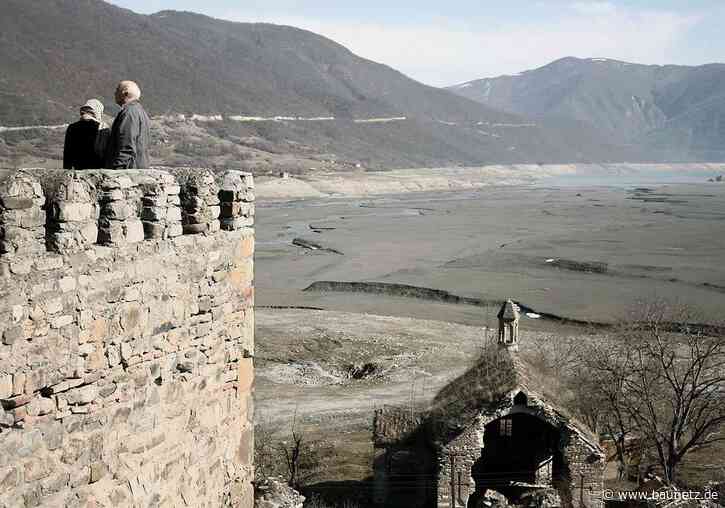 Zu viel, zu wenig, zu schmutzig
 - Das Thema Wasser auf der Architekturbiennale in Venedig