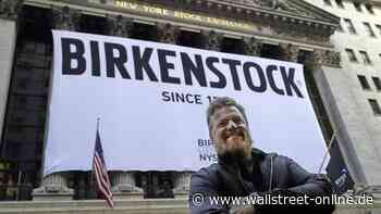Schuhhersteller an der Börse: Mit Sandalen aufs Börsenparkett: Birkenstock startet mit Plus in den Handel!