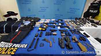 Nearly 30 charges laid on Ontario man after police apparel, weapons seized from Vaughan residence