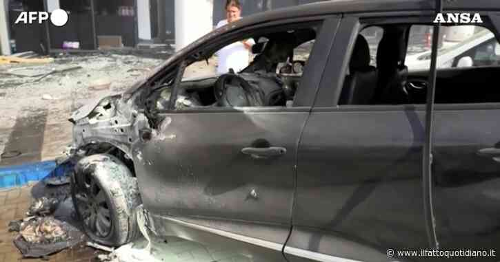 Israele, auto ed edifici distrutti e fiamme: le immagini di Ashkelon dopo i razzi lanciati da Gaza – Video