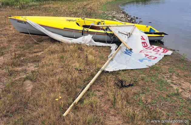 FW Lüchow-Dannenberg: Segelboot kentert auf der Elbe - Segler stürzt ins Wasser