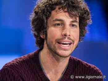 Bologna, Mattia Santori porta i consiglieri comunali in una fabbrica di cannabis