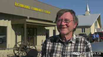 'QAnon queen' wears no clothes, Sask. village resident says