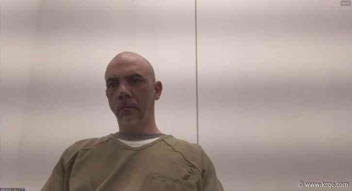 Albuquerque man charged with deadly 2022 shooting will remain behind bars until trial