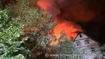Einsatz in der Charlottenhöhe: Leerstehendes Lost-Place Gebäude brennt