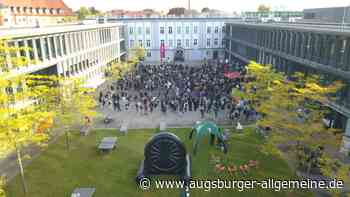 Tausende neue Studierende an Uni und Hochschule starten ins Semester