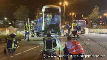 Straßenbahn entgleist nach Unfall in der Donauwörther Straße