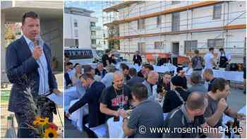 „Jetzt ist die richtige Zeit zum Bauen“: In Kolbermoor wird Richtfest für 45 Wohnungen gefeiert