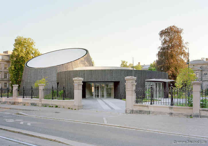 Sterne im Garten der Wissenschaften
 - Planetarium in Straßburg von frenak+jullien, Cardin Julien und m+mathieu holdrinet