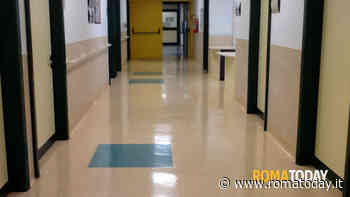 Ricoverato in ospedale ruba cellulari a medici e pazienti: scoperto picchia poliziotto e guardia giurata