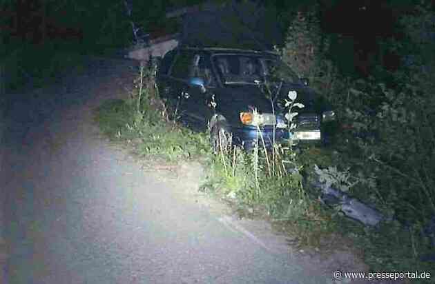 Bundespolizeidirektion München: Schleusung unter lebensgefährdenden Bedingungen / Türkische Migranten in Auto ohne Sitzbank - Schleuserfahrzeug im Straßengraben