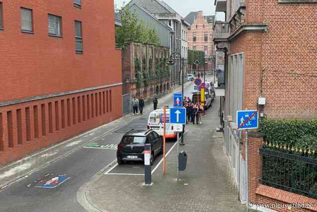 Valse bommelding jaagt duizend leerlingen uit OLVI-school in Boom: “We dachten eerst dat het om een brandoefening ging”